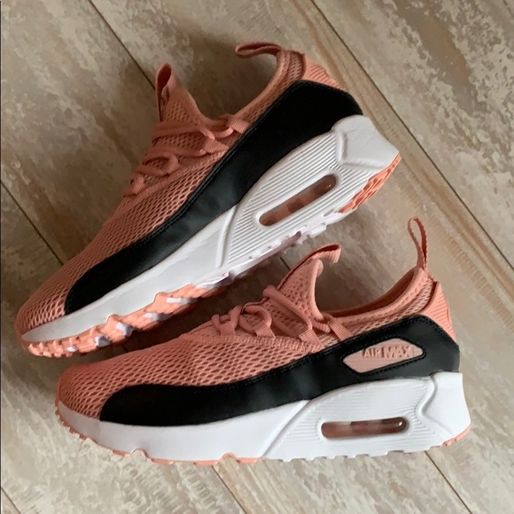 NWT Nike Air Max EZ coral sneakers - Picture 9 of 11